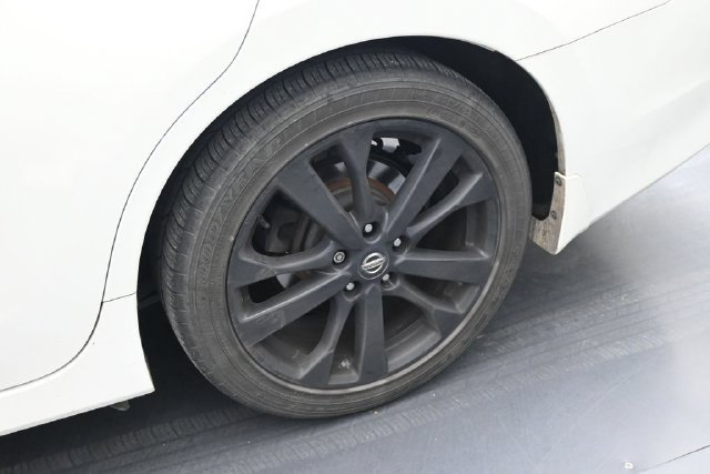 Used 2017 Nissan Altima 2.5 SR w/ Midnight Edition Package FWD image 16