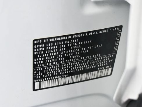 Used 2024 Volkswagen Tiguan SE FWD image 15