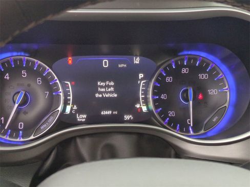 Used 2024 Chrysler Pacifica Touring-L image 12