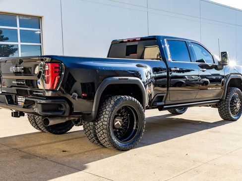 Used 2024 GMC Sierra 3500 Denali Ultimate image 10