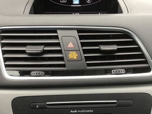 Used 2018 Audi Q3 2.0T Premium Plus w/ Premium Plus Package AWD/4WD image 12