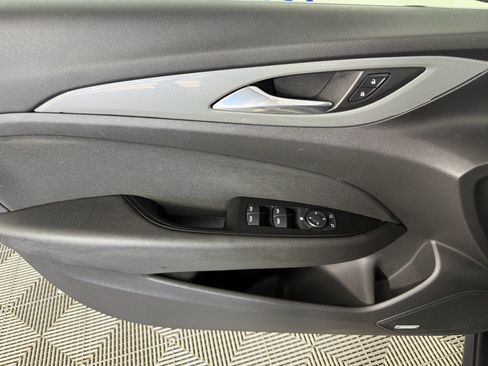 Used 2018 Buick Regal Preferred w/ Sights and Sounds Package image 21