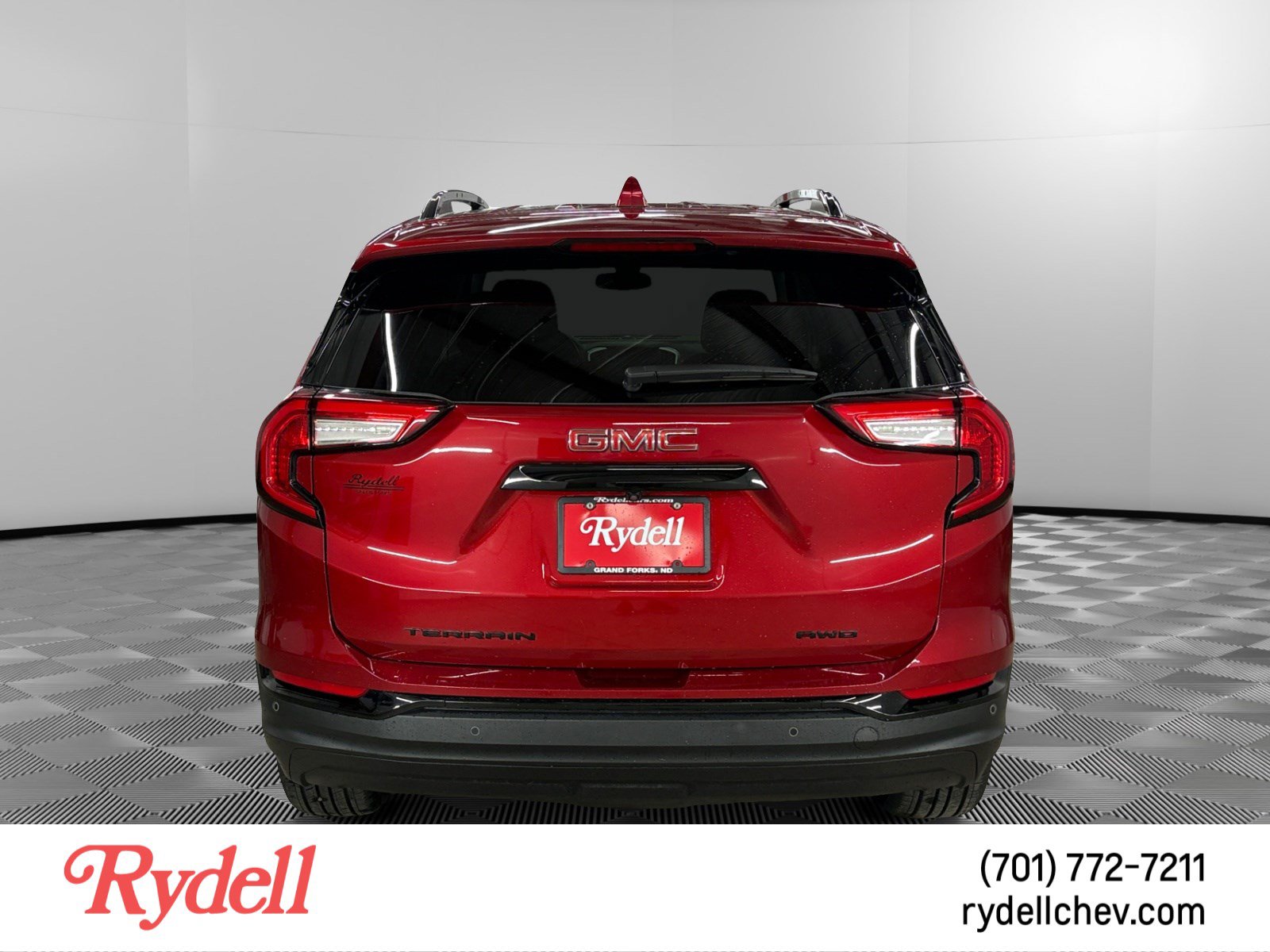 Used 2024 GMC Terrain SLE w/ Driver Convenience Package AWD/4WD image 4