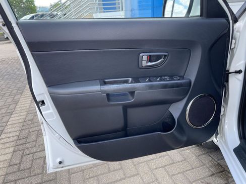 Used 2010 Kia Soul + FWD image 11