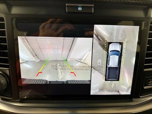 New 2026 Ford F250 Lariat w/ Black Appearance Package image 22