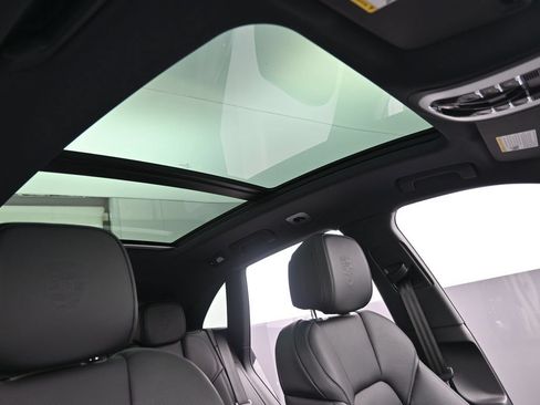 New 2026 Porsche Macan AWD/4WD image 21