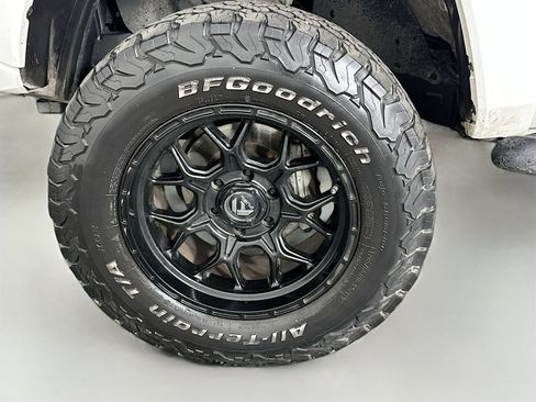 Used 2021 Toyota Tacoma TRD Sport AWD/4WD image 30