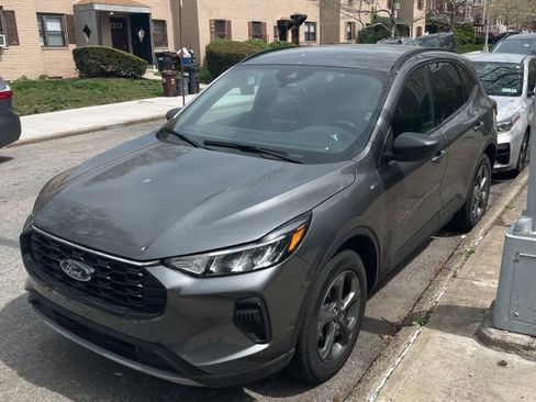 Used 2025 Ford Escape ST-Line AWD/4WD image 1
