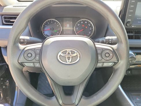 Used 2022 Toyota RAV4 XLE image 20