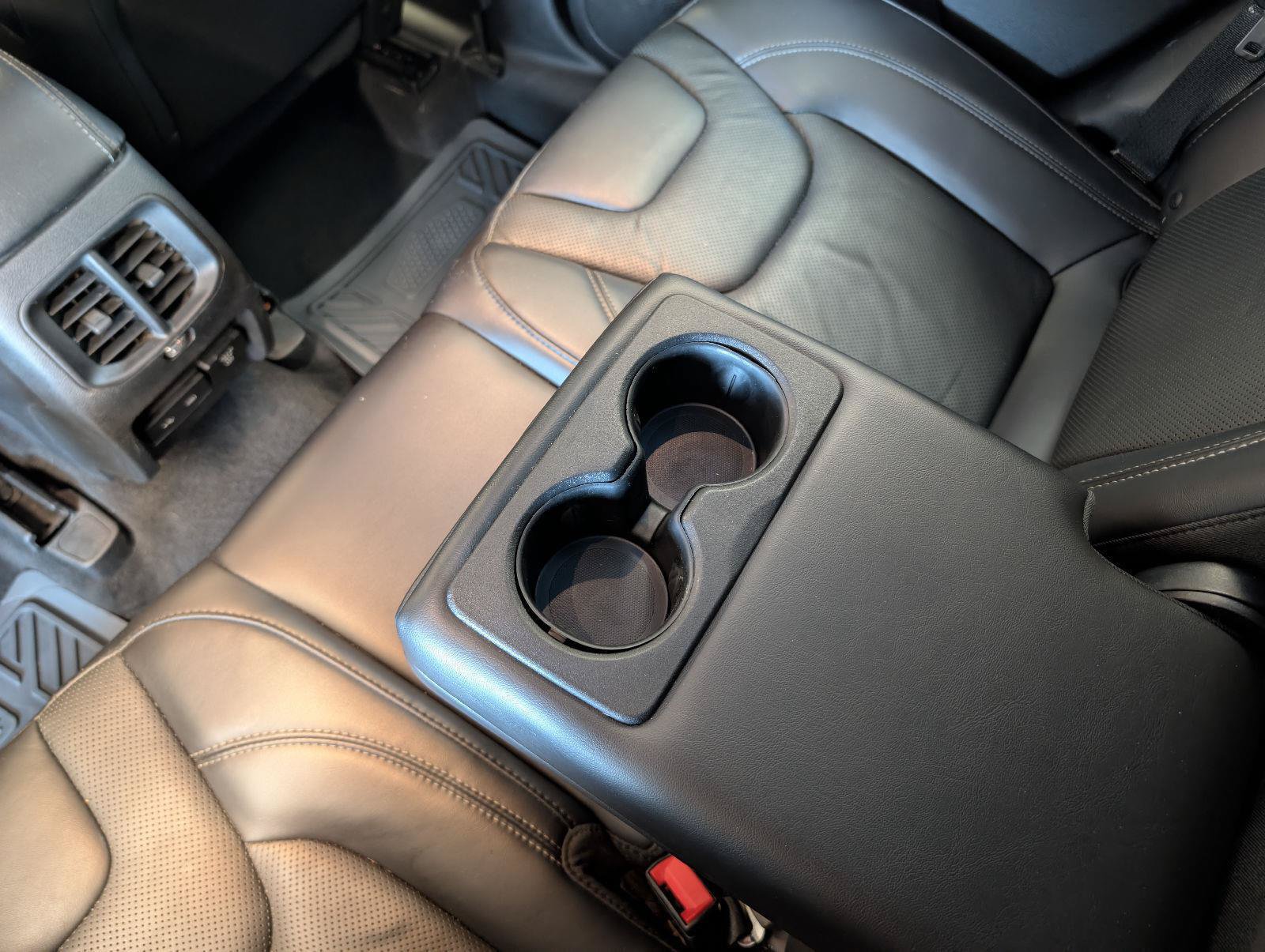 Used 2019 Jeep Cherokee Limited FWD image 38