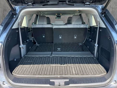 Used 2023 Toyota Highlander LE AWD/4WD image 16