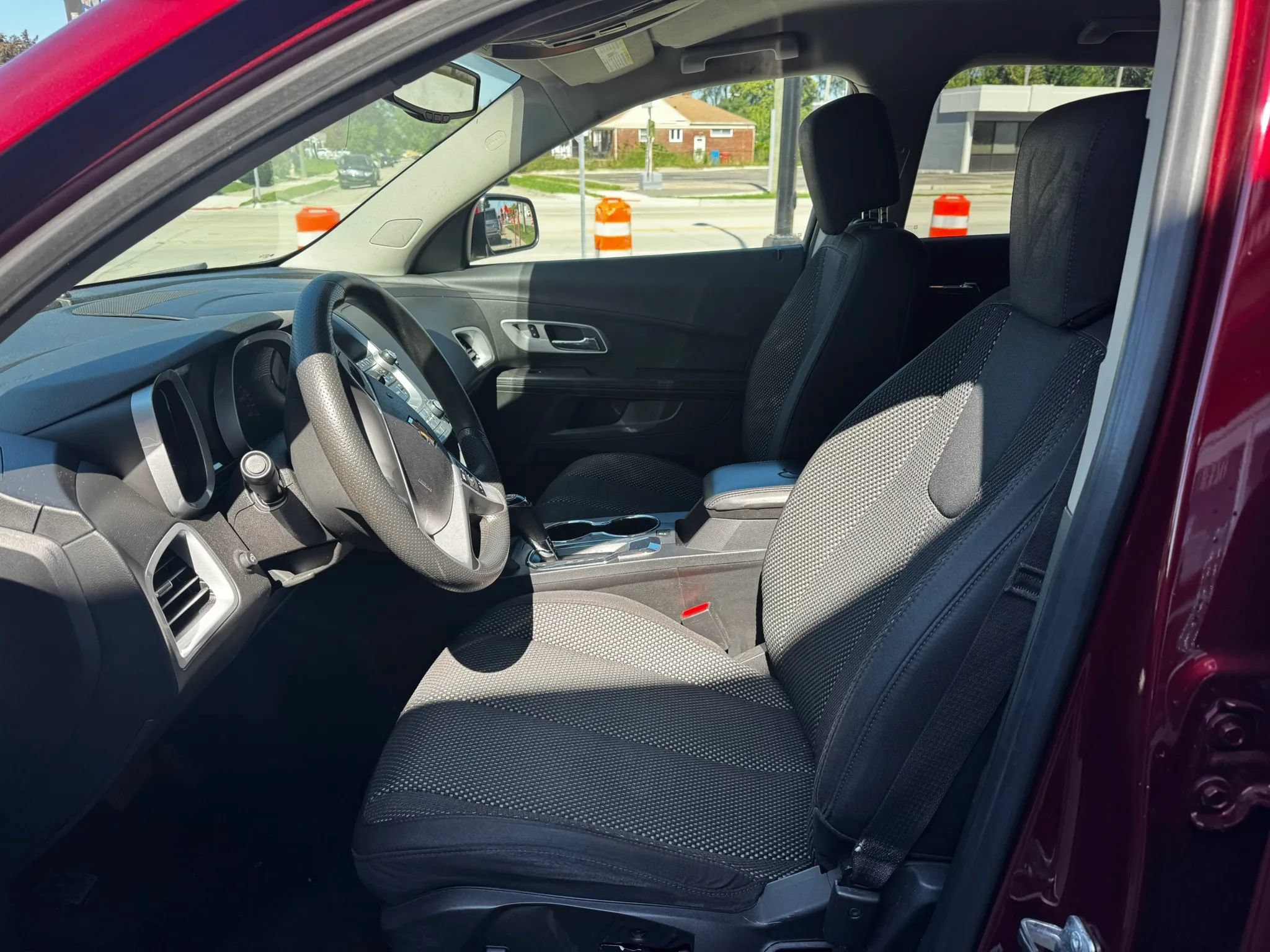 Used 2017 Chevrolet Equinox LT FWD image 9
