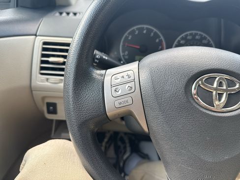 Used 2013 Toyota Corolla LE FWD image 13