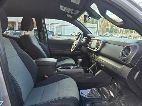 Certified 2023 Toyota Tacoma TRD Off-Road image 11