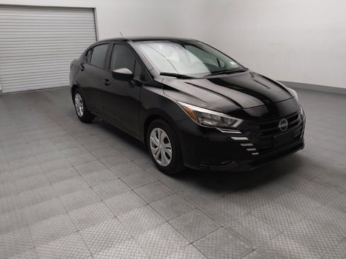 Used 2025 Nissan Versa S w/ Trunk Package image 13