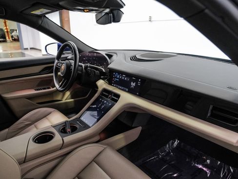 Used 2022 Porsche Taycan 4S image 15