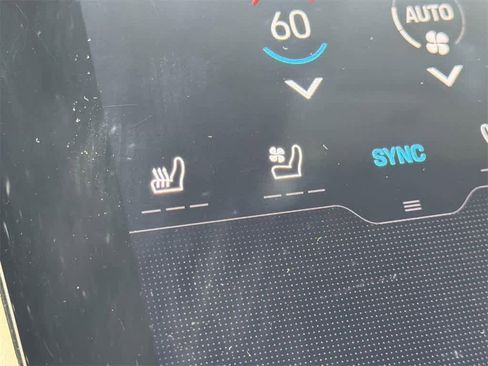 Used 2022 Porsche Taycan image 22