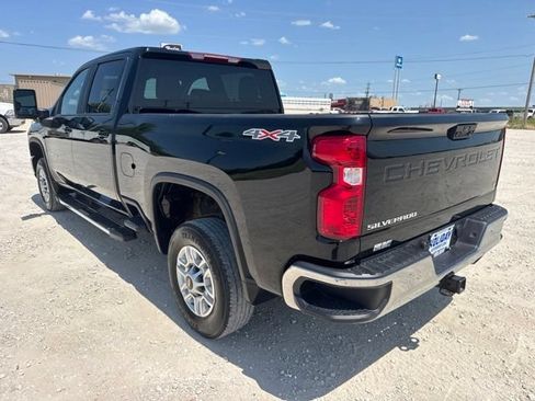 Used 2025 Chevrolet Silverado 2500 LT w/ Convenience Package AWD/4WD image 4