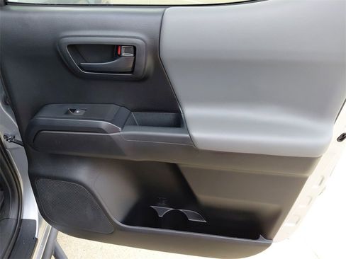 Used 2022 Toyota Tacoma SR image 20
