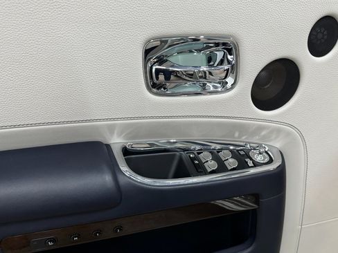 Used 2015 Rolls-Royce Ghost RWD image 32