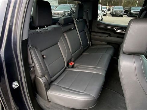 Used 2025 GMC Sierra 1500 SLT image 18