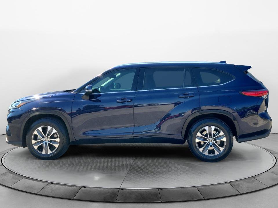 Used 2020 Toyota Highlander XLE FWD image 4