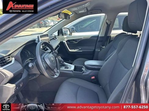 Used 2023 Toyota RAV4 LE AWD/4WD image 20