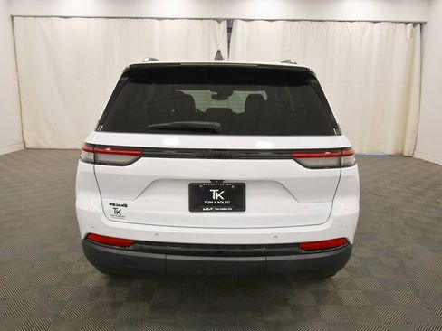 Used 2022 Jeep Grand Cherokee Altitude image 6