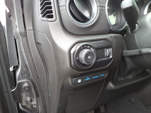 Used 2023 Jeep Wrangler Unlimited Sahara w/ Cold Weather Group image 7