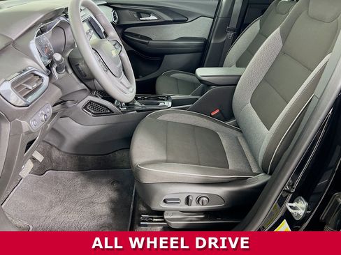 Certified 2023 Chevrolet TrailBlazer LT w/ Convenience Package image 3