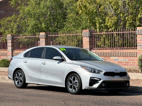 Used 2021 Kia Forte LXS image 8