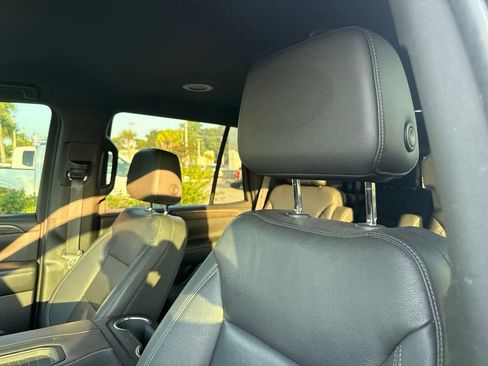 Used 2022 Chevrolet Tahoe LT w/ Luxury Package AWD/4WD image 8