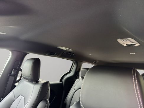 New 2026 Chrysler Voyager LX FWD image 5
