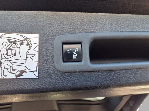 Used 2024 Toyota Sienna XLE image 32