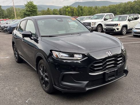 Used 2024 Honda HR-V Sport image 2