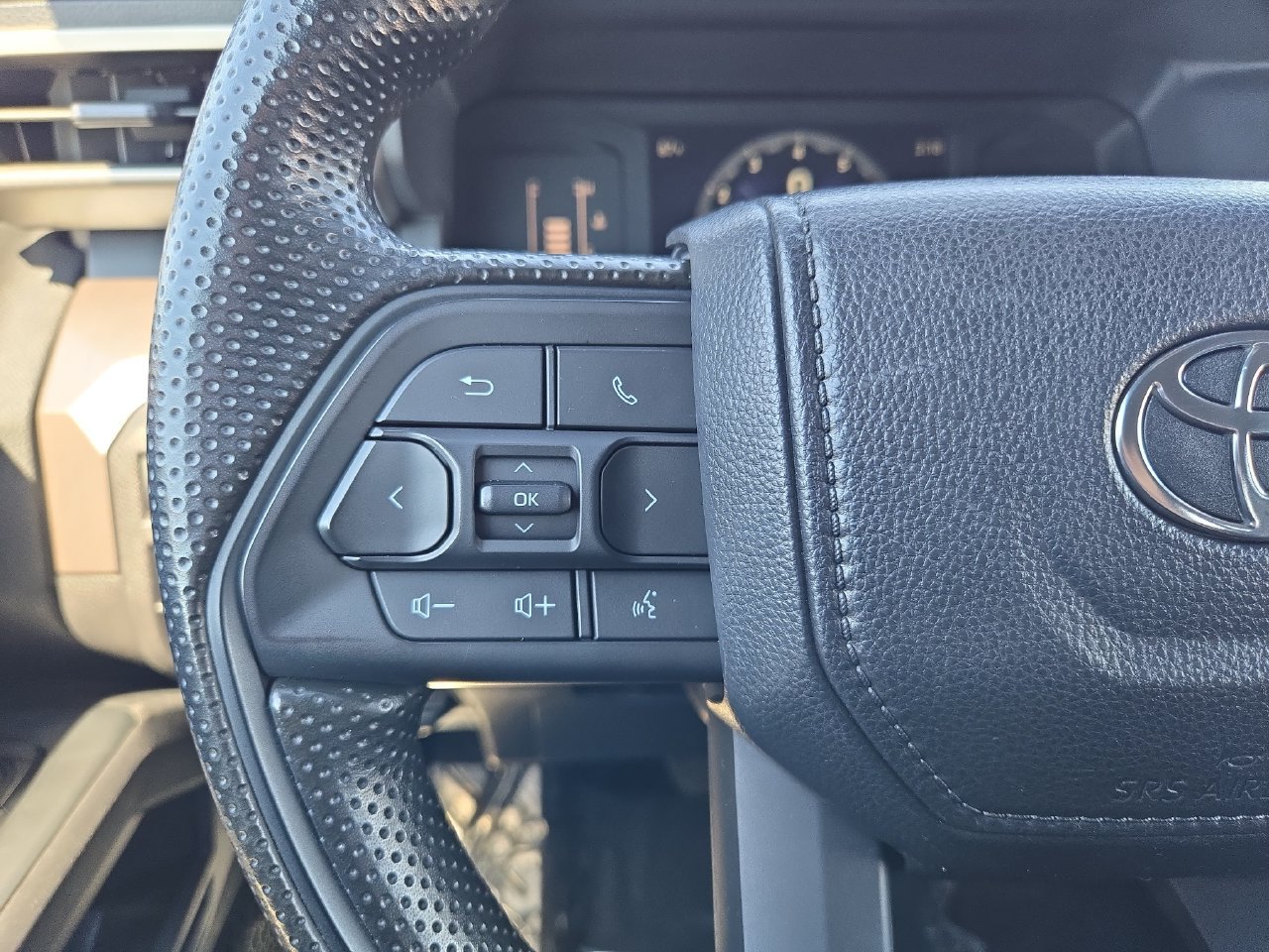 Used 2024 Toyota Tacoma SR5 AWD/4WD image 15