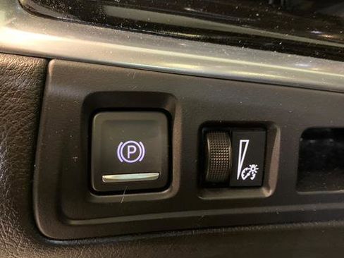 Used 2022 Cadillac XT6 Premium Luxury image 22