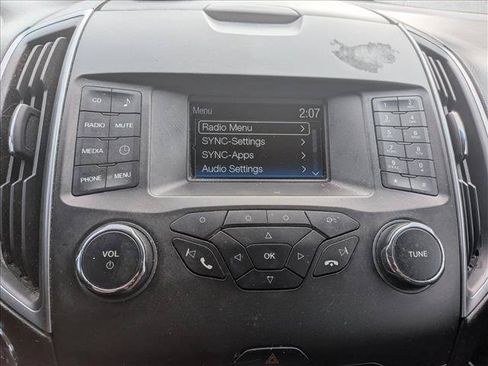 Used 2017 Ford Edge SE FWD image 14