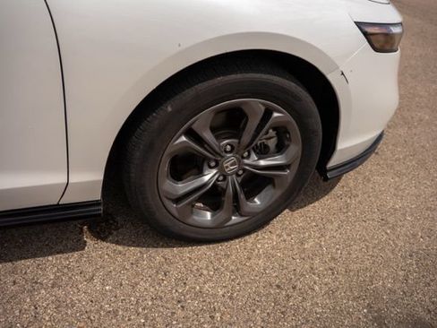 Used 2024 Honda Accord EX-L image 9