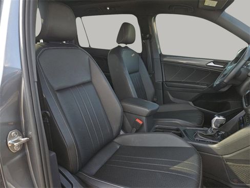 Used 2023 Volkswagen Tiguan SE R-Line image 24