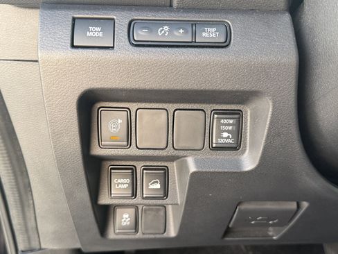 Used 2023 Nissan Frontier SV w/ SV Convenience Package AWD/4WD image 17