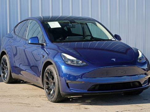 Used 2023 Tesla Model Y Long Range image 55