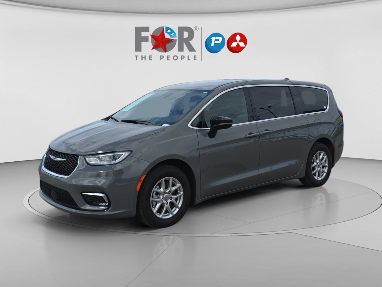 Used 2025 Chrysler Pacifica Select FWD image 1