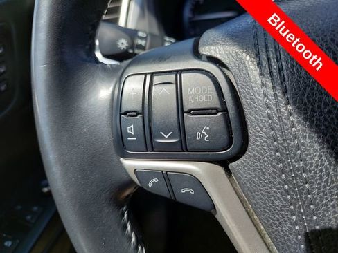 Used 2017 Toyota Highlander Limited image 38