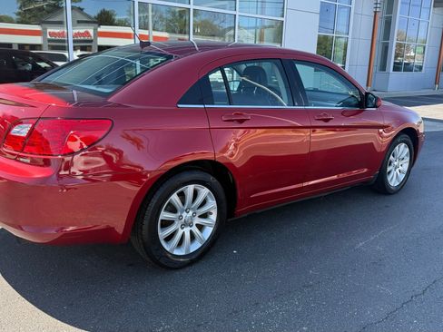 Used 2010 Chrysler Sebring Limited image 2