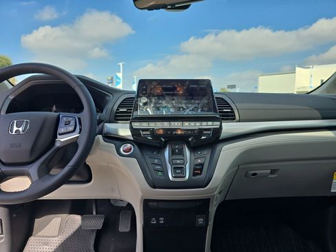 Certified 2026 Honda Odyssey EX-L image 30