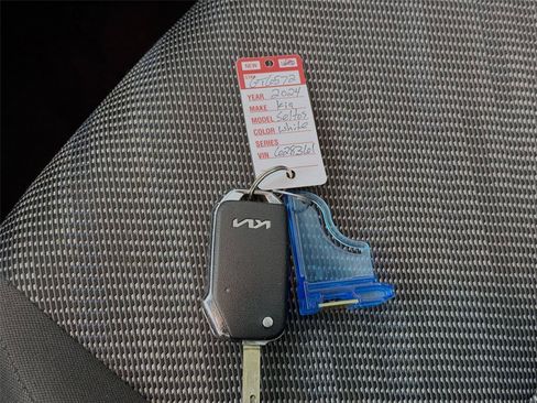 Used 2024 Kia Seltos LX AWD/4WD image 4