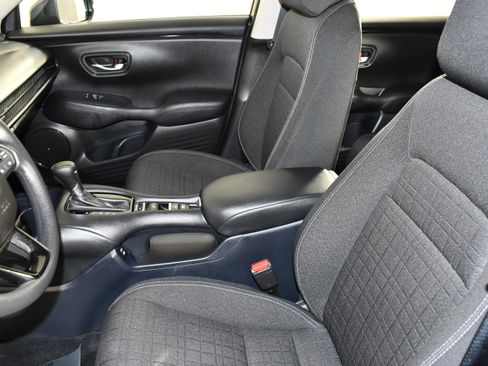 Certified 2024 Honda HR-V LX image 37