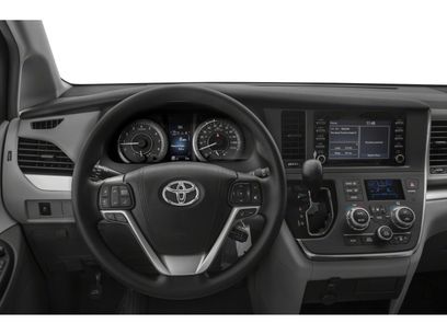Used 2019 Toyota Sienna XLE