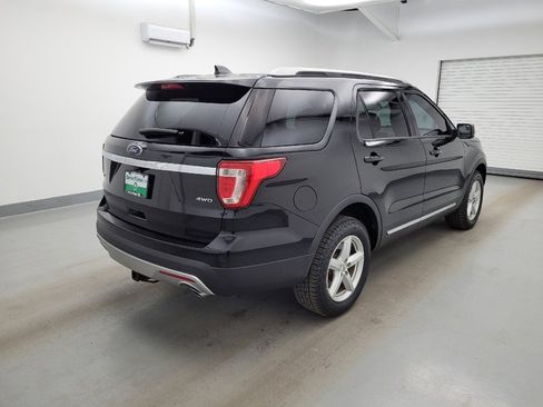 Used 2016 Ford Explorer XLT w/ Equipment Group 202A AWD/4WD image 9